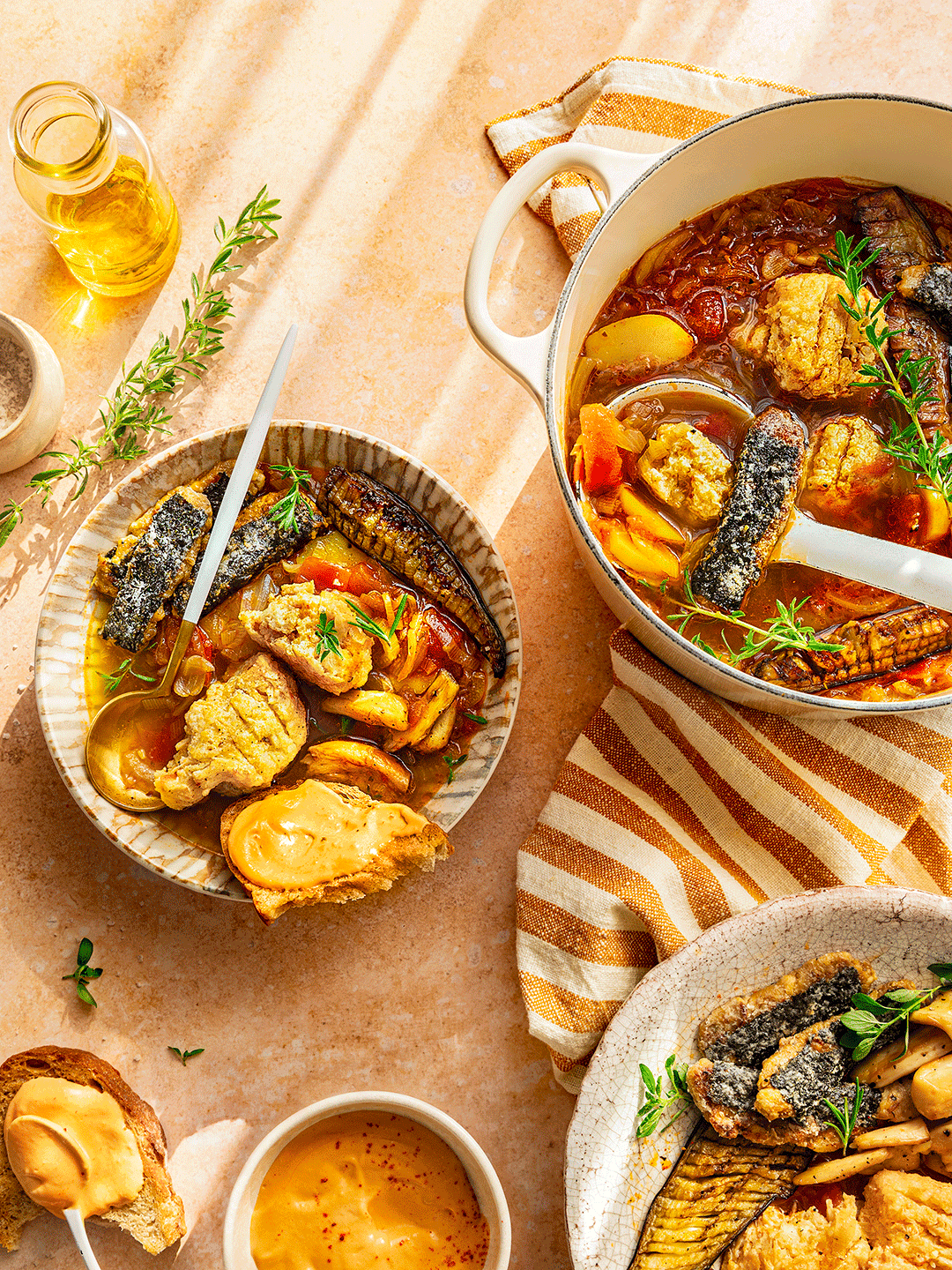 Assortiment de plats végétaux inspirés de la cuisine de la mer
